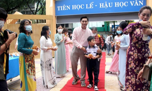 TP. Hồ Chí Minh: hơn 1,6 triệu học sinh tựu trường năm học mới 2022-2023